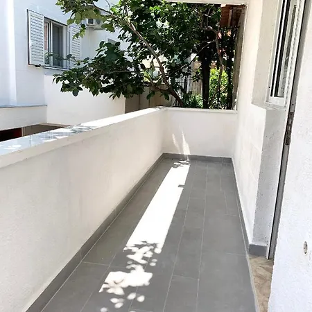 Duka Apts Apartment *