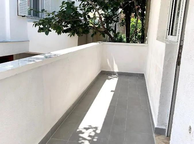 Duka Apts Appartement *